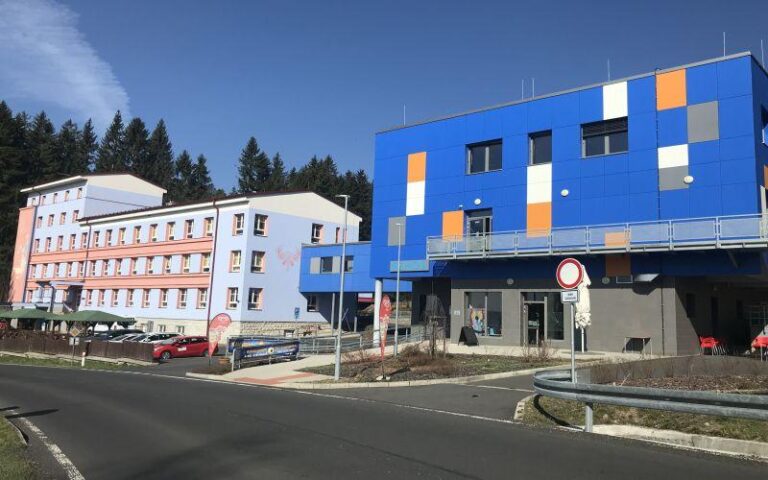 Zařízení následné rehabilitační a hospicové péče v Nejdku se dočká přístavby, dojde tak k navýšení kapacity lůžek